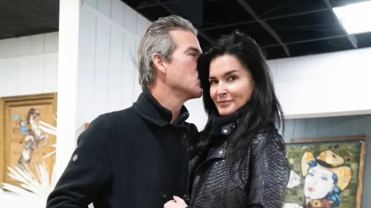 Angie Harmon’s petit ami Tony Floyd Amour Vie Comme Elles Aller IG officiel 2026