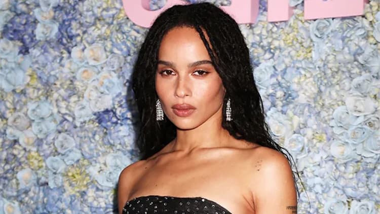 Est Zoë Kravitz Le mystère entourant les fiançailles d’un partenaire suscite des réactions émouvantes chez les fans du monde entier 2026