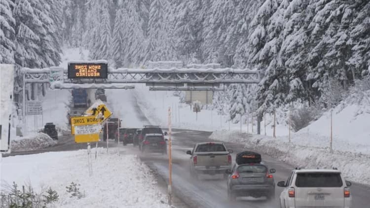 Ice Storm Warning Fermeture rapide des cols de montagne en Oregon face à la propagation de conditions dangereuses 2026