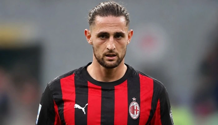 Où joue Adrien Rabiot ? Famille, fortune et faits