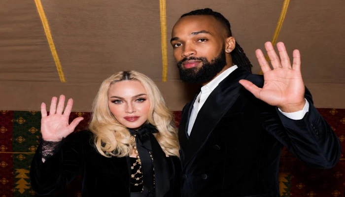 Les actualités sur le petit ami de Madonna mettent en lumière sa fortune et son âge.